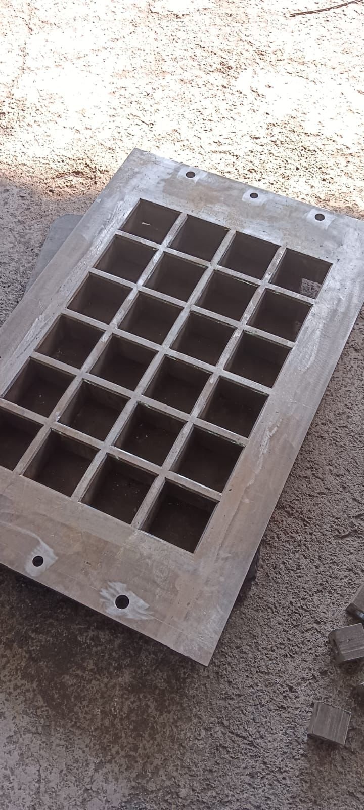 APOLLO ZN 400 BRICK PAVER MOULD 100 X 100 X 80 MM